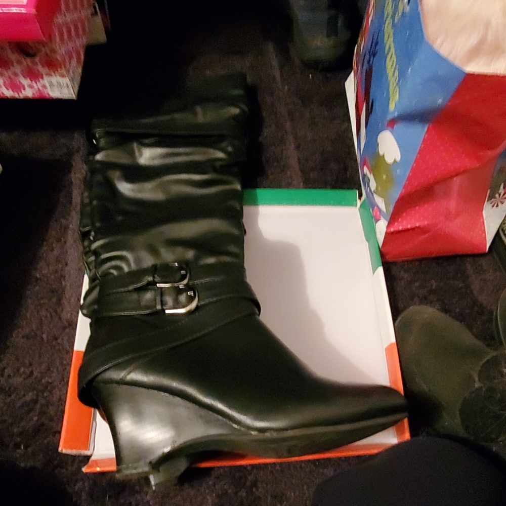 Black fold over boots